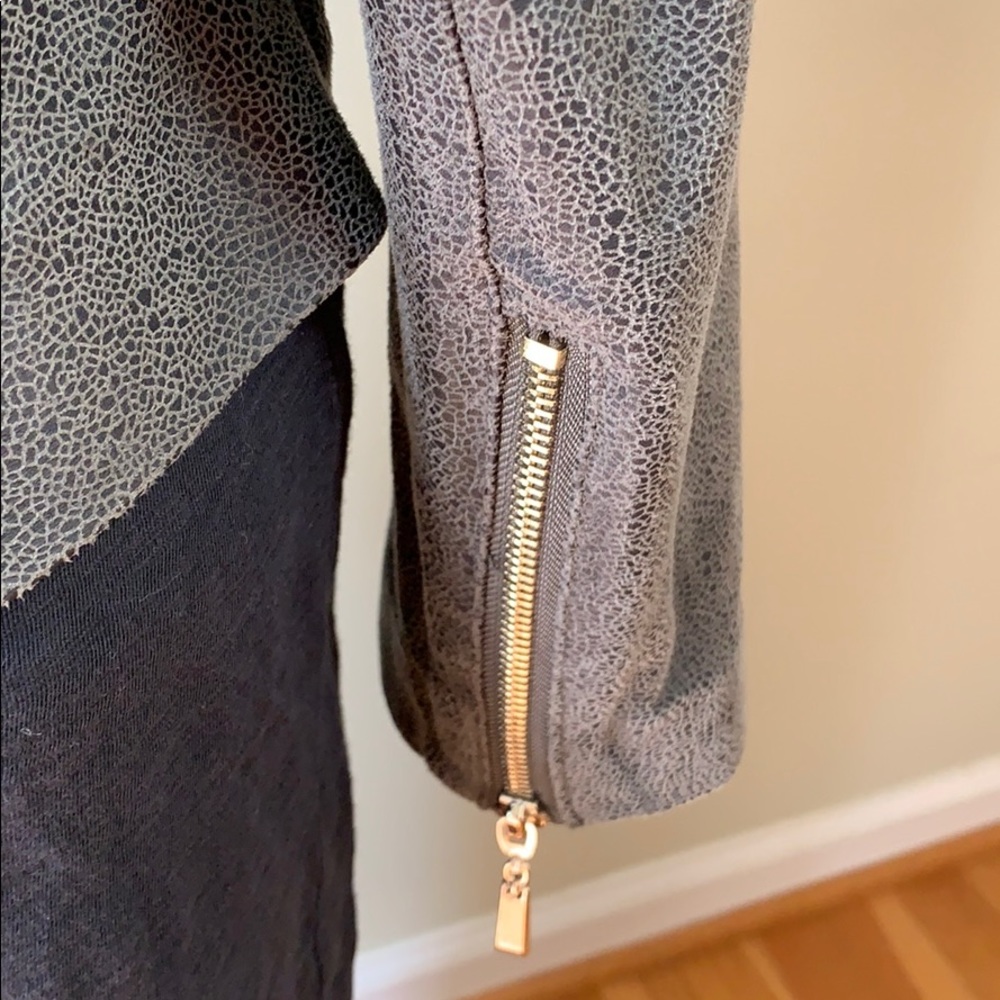 Jacket - Picture 4 of 6